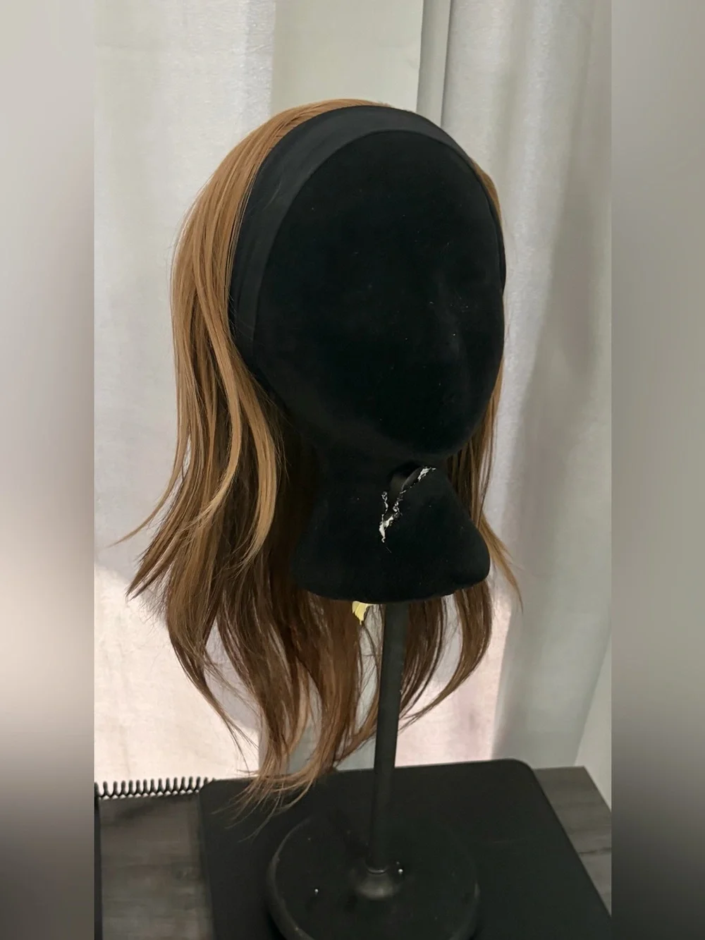 New CHELSEY SMITH CROWN Headband Wig Soft Brunette Chestnut Long Layers